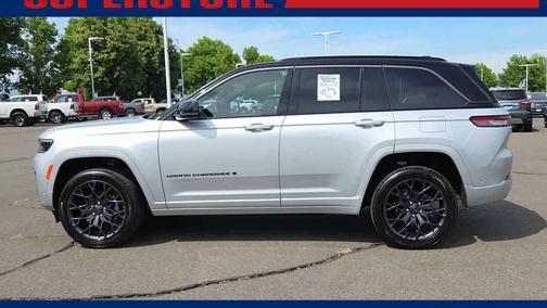 silver zynith 2026 Jeep Grand Cherokee Summit