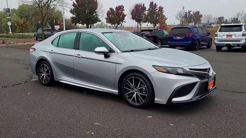 2022 Toyota Camry SE
