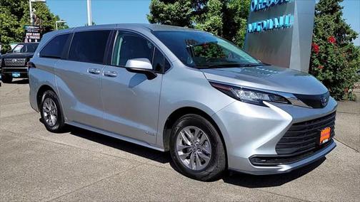 2021 Toyota Sienna LE