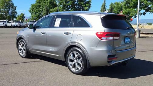Titanium Silver 2016 Kia Sorento SXL
