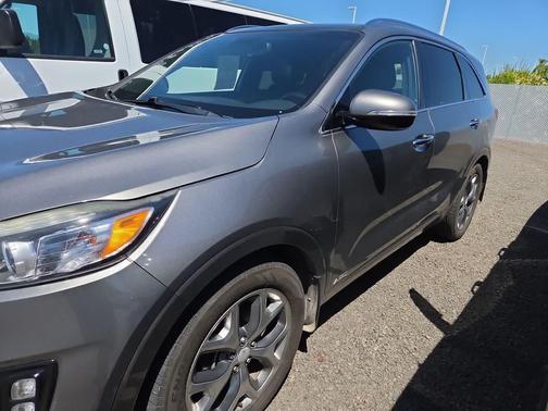 Titanium Silver 2016 Kia Sorento SXL