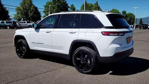 2025 Jeep Grand Cherokee Altitude