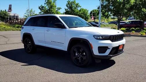 2025 Jeep Grand Cherokee Altitude