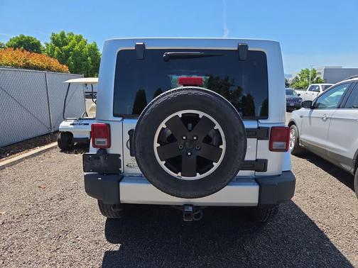 Bright Silver Metallic 2012 Jeep Wrangler Unlimited Altitude