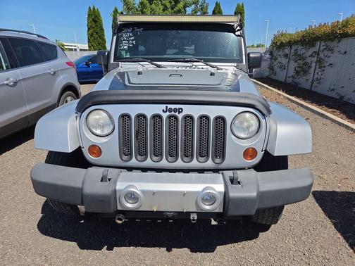 Bright Silver Metallic 2012 Jeep Wrangler Unlimited Altitude