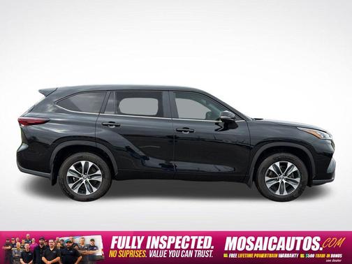 Midnight Black Metallic 2024 Toyota Highlander XLE