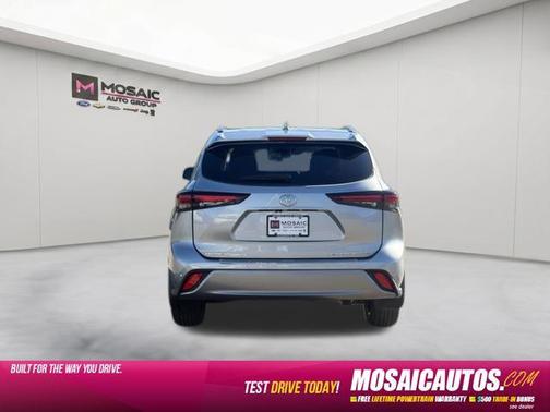 Celestial Silver Metallic 2024 Toyota Highlander Platinum