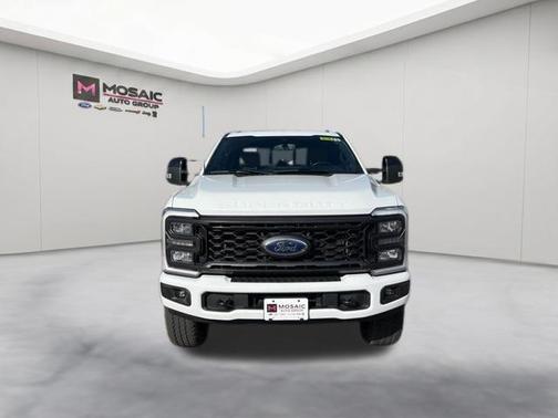 Oxford White 2024 Ford F-350 Lariat