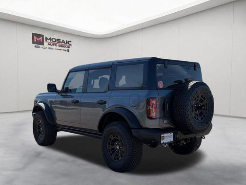 Carbonized Gray Metallic 2026 Ford Bronco Badlands