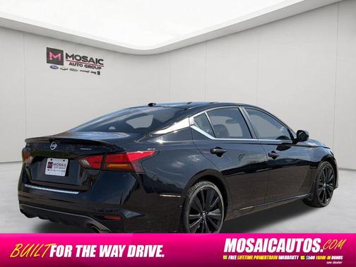 Super Black 2022 Nissan Altima SR FWD