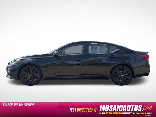 Super Black 2022 Nissan Altima SR FWD