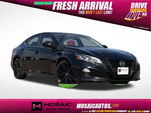 Super Black 2022 Nissan Altima SR FWD