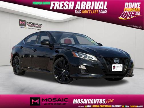 Super Black 2022 Nissan Altima SR FWD