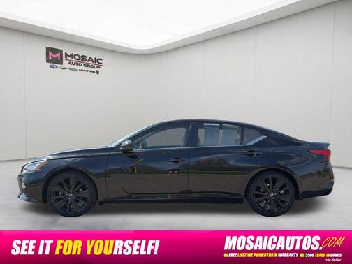 Super Black 2022 Nissan Altima SR FWD