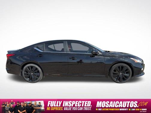 Super Black 2022 Nissan Altima SR FWD