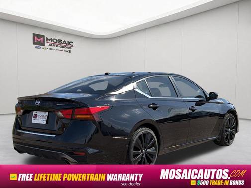 Super Black 2022 Nissan Altima SR FWD