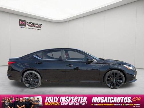Super Black 2022 Nissan Altima SR FWD