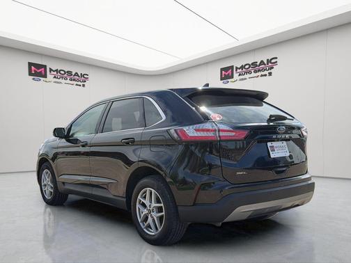 Agate Black Metallic 2024 Ford Edge SEL
