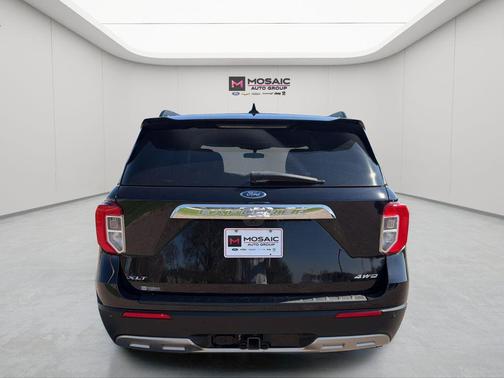 Agate Black Metallic 2023 Ford Explorer XLT