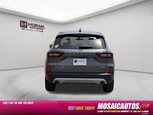 Carbonized Gray Metallic 2025 Ford Escape Active