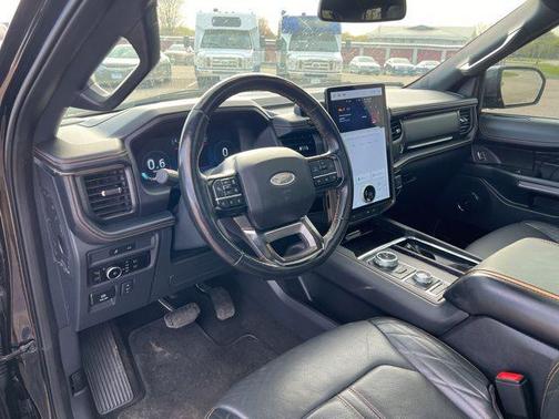 Agate Black Metallic 2024 Ford Expedition Platinum