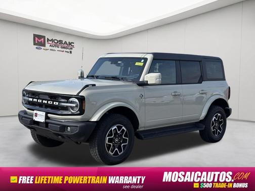 Desert Sand 2025 Ford Bronco Outer Banks