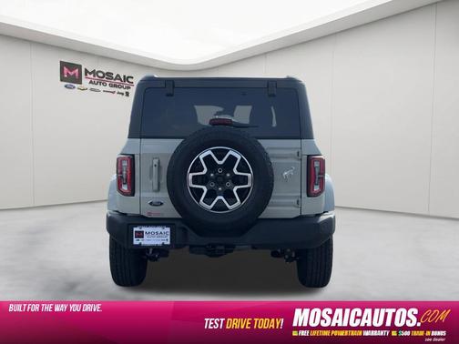 Desert Sand 2025 Ford Bronco Outer Banks