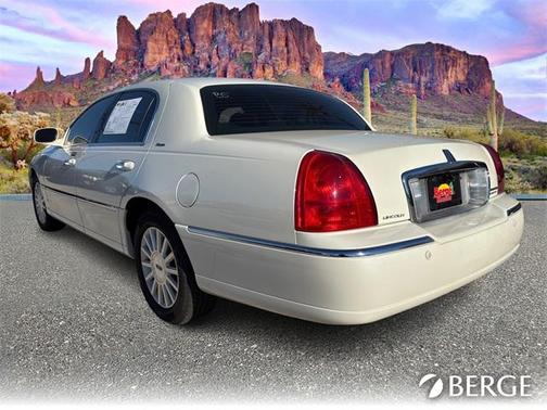 2004 Lincoln Town Car Ultimate