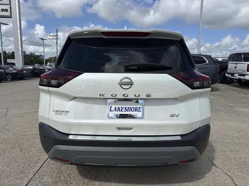 White 2022 Nissan Rogue SV