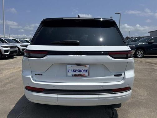 Bright White Clearcoat 2026 Jeep Grand Cherokee Summit
