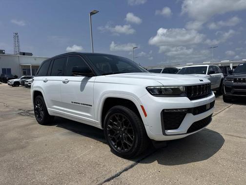 Bright White Clearcoat 2026 Jeep Grand Cherokee Summit