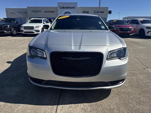 2020 Chrysler 300 Touring