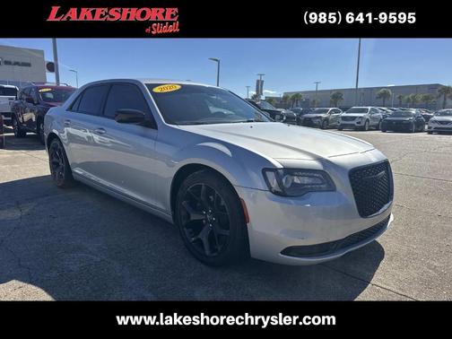 2020 Chrysler 300 Touring