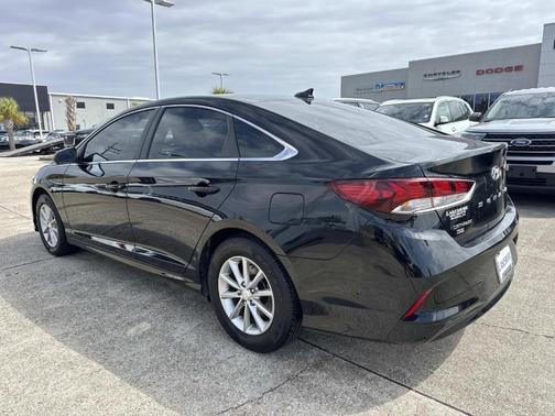 2018 Hyundai SONATA SE