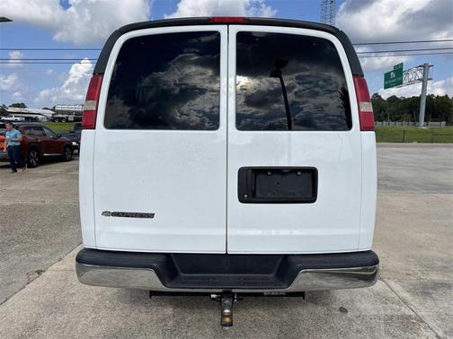 2017 Chevrolet Express 3500 LT