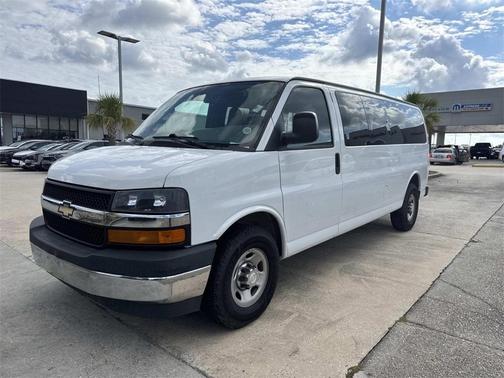 2017 Chevrolet Express 3500 LT