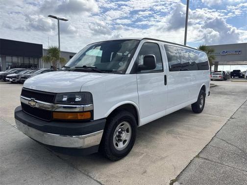 2017 Chevrolet Express 3500 LT