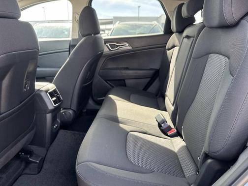 2026 Kia Sportage Hybrid S