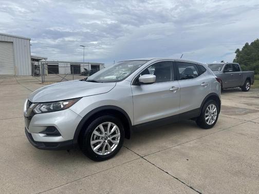2022 Nissan Rogue Sport S