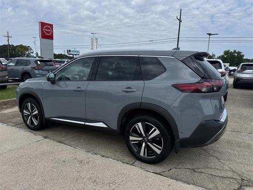 2022 Nissan Rogue SL