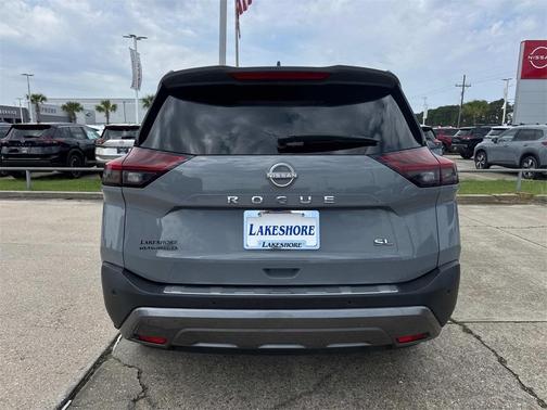 2022 Nissan Rogue SL