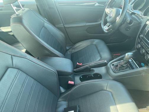 Tornado Red 2018 Volkswagen Jetta 2.0T GLI