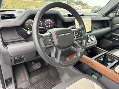 2023 Land Rover Defender X-Dynamic SE