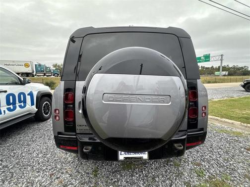 2023 Land Rover Defender X-Dynamic SE