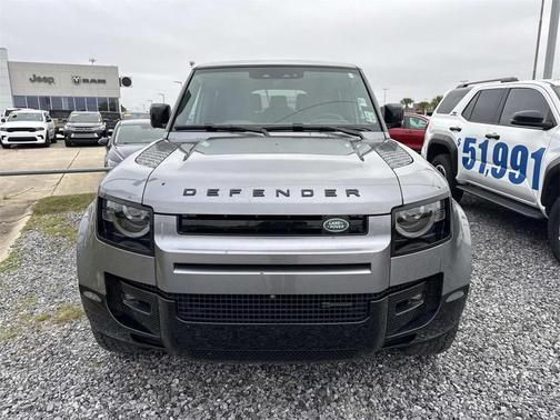 2023 Land Rover Defender X-Dynamic SE