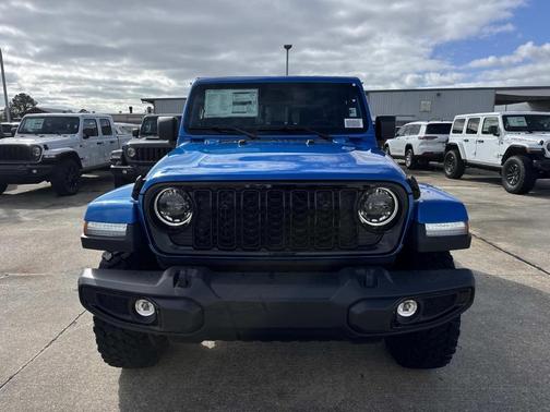 2026 Jeep Gladiator Sport