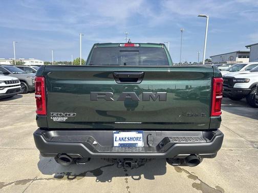 Serrano Red 2026 RAM 1500 RHO