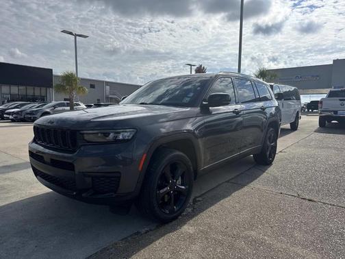 2023 Jeep Grand Cherokee L Laredo