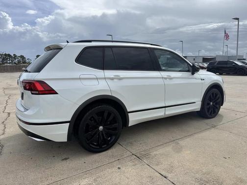 2021 Volkswagen Tiguan 2.0T SE R-Line Black