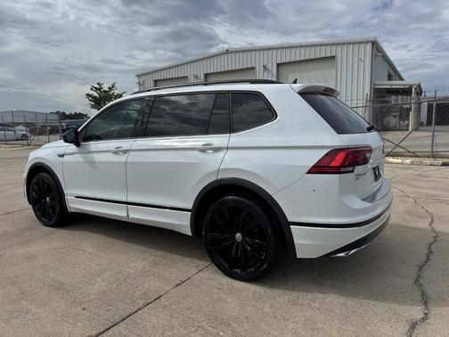 2021 Volkswagen Tiguan 2.0T SE R-Line Black